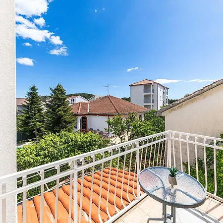 8 Bedroom Gorgeous In Okrug Donji *