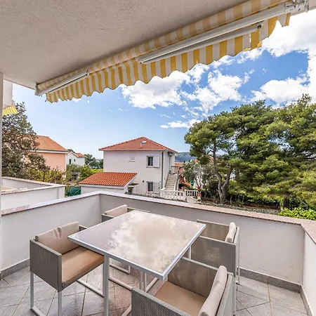 8 Bedroom Gorgeous In Okrug Donji Donji Okrug (Ciovo)