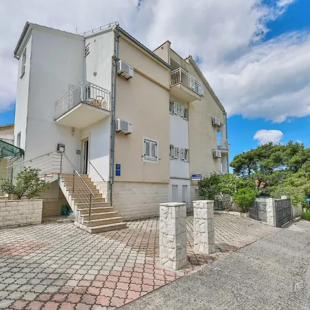 8 Bedroom Gorgeous In Okrug Donji *