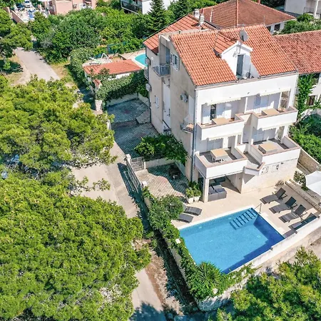 8 Bedroom Gorgeous In Okrug Donji Holiday home