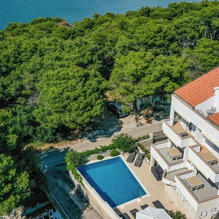 8 Bedroom Gorgeous In Okrug Donji *