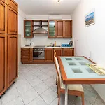 Prázdninový dům Front In Okrug Donji