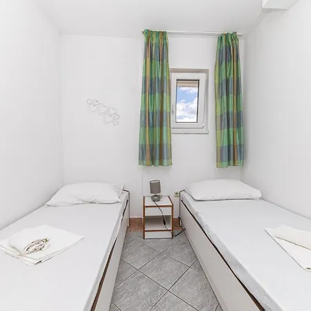Vakantiehuis Front In Okrug Donji Donji Okrug (Ciovo)