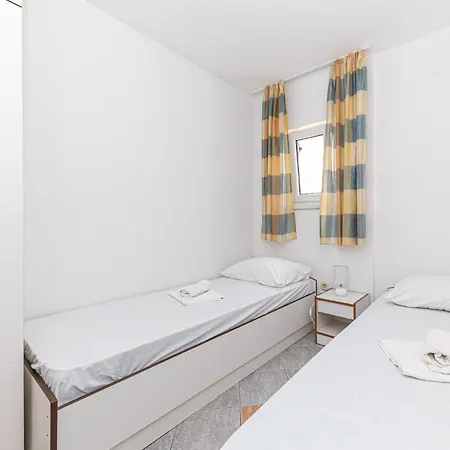 8 Bedroom Gorgeous In Okrug Donji