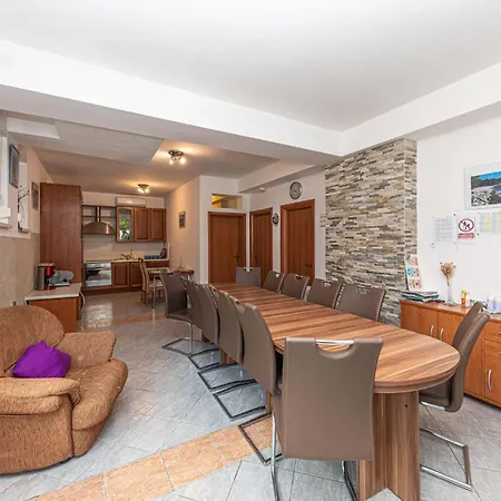 Vakantiehuis Front In Okrug Donji *