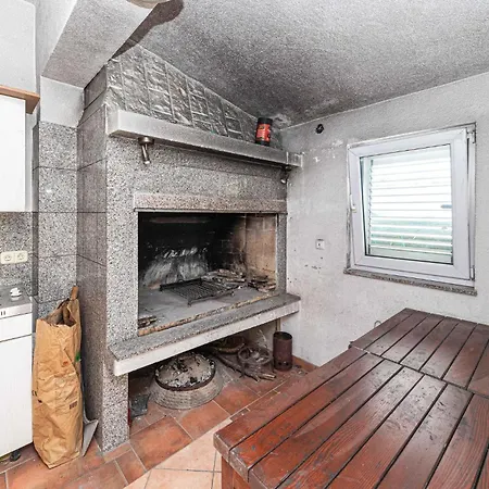 8 Bedroom Gorgeous In Okrug Donji * Donji Okrug (Ciovo)