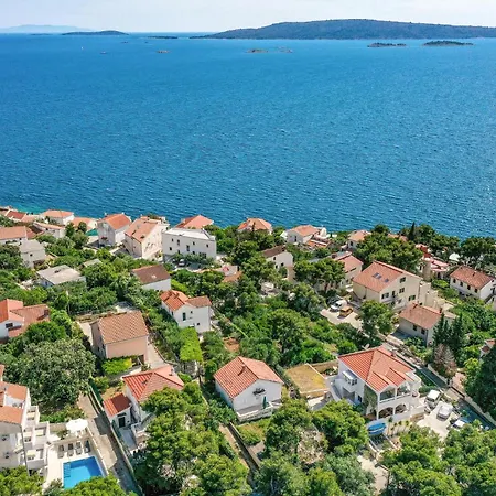 Vakantiehuis Front In Okrug Donji *