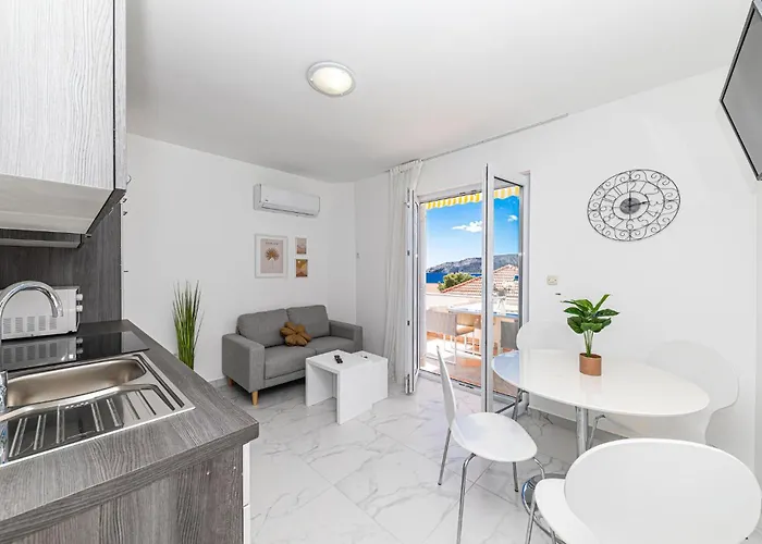 8 Bedroom Gorgeous In Okrug Donji * Donji Okrug (Ciovo)