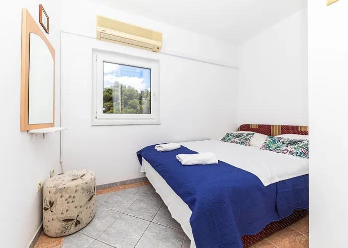 8 Bedroom Gorgeous In Okrug Donji *