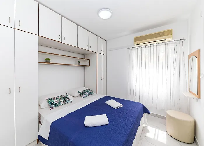 8 Bedroom Gorgeous In Okrug Donji *