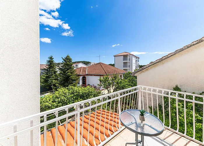 8 Bedroom Gorgeous In Okrug Donji *
