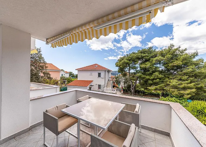 8 Bedroom Gorgeous In Okrug Donji Donji Okrug (Ciovo)
